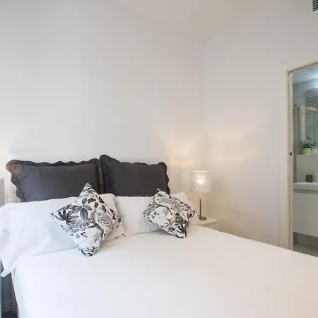 4 Bedroom/3 Baths W/ Ac In Near Beach! Appartement