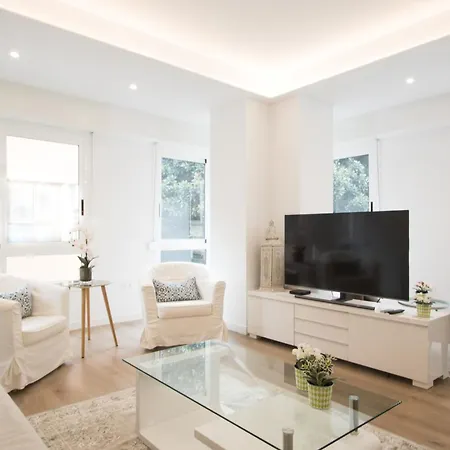 4 Bedroom/3 Baths W/ Ac In Near Beach! Alicante