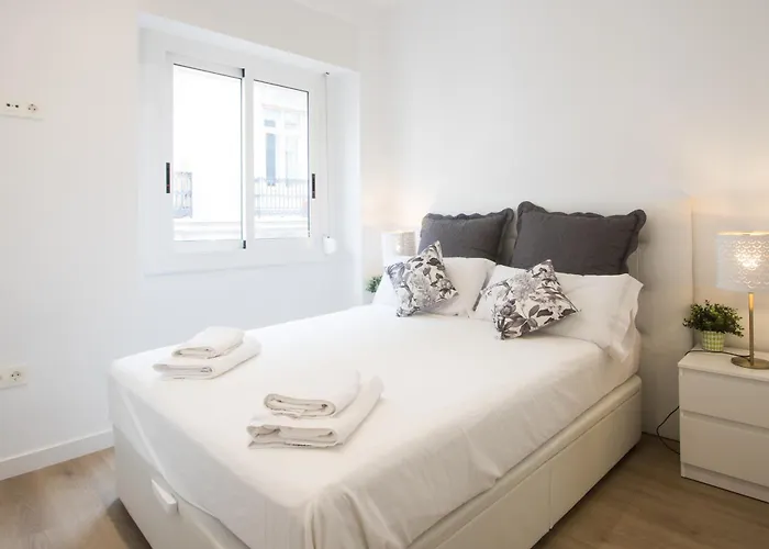 Apartamento 4 Bedroom/3 Baths W/ Ac In Near Beach! Alicante