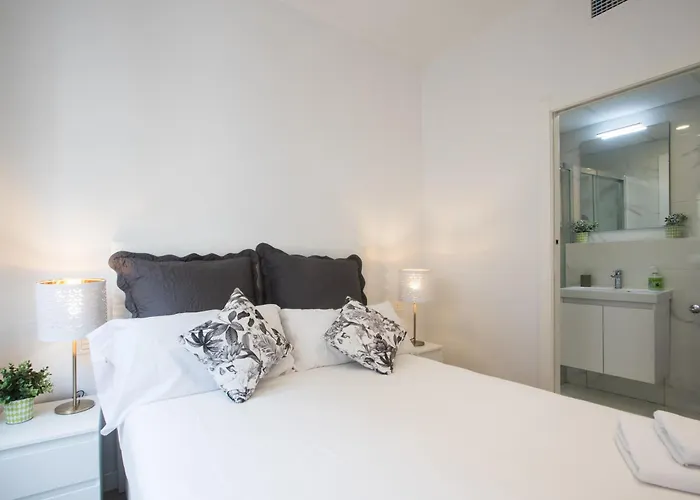 4 Bedroom/3 Baths W/ Ac In Near Beach! Apartamento