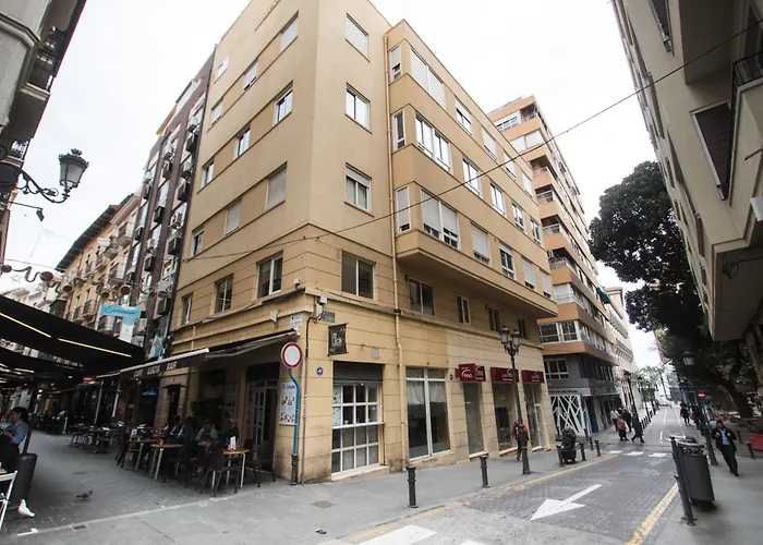 4 Bedroom/3 Baths W/ Ac In Near Beach! Apartamento *