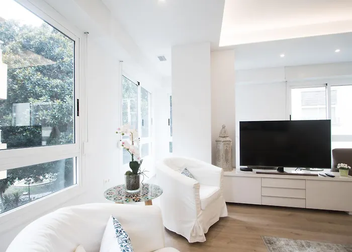 4 Bedroom/3 Baths W/ Ac In Near Beach! Apartamento Alicante