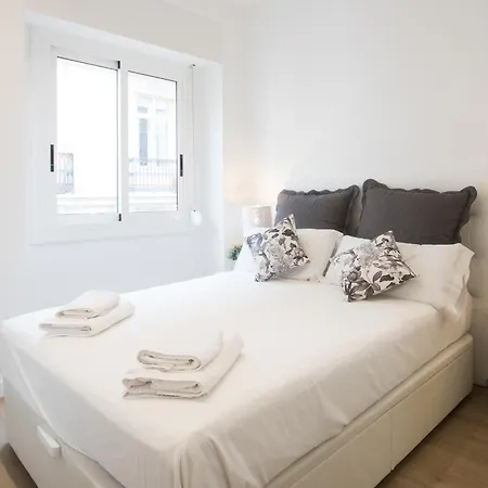 Apartment 4 Bedroom/3 Baths W/ Ac In Near Beach! Alicante